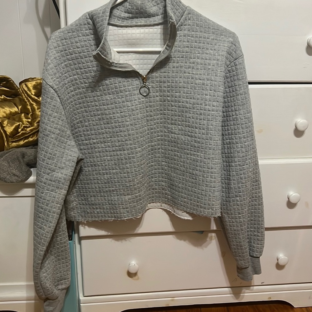 Cropped pullover